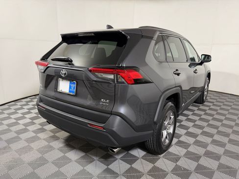 Used 2025 Toyota RAV4 XLE AWD/4WD image 20