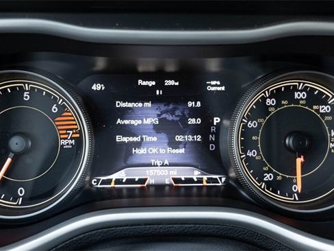 Used 2016 Jeep Cherokee Trailhawk image 3