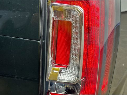 Used 2016 GMC Yukon SLT w/ Premium Edition image 35