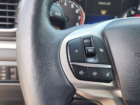 Used 2024 Ford Explorer XLT w/ Equipment Group 202A image 29