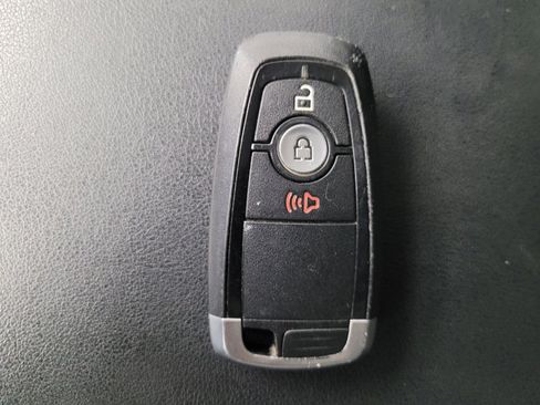 Used 2023 Ford Edge SEL image 32