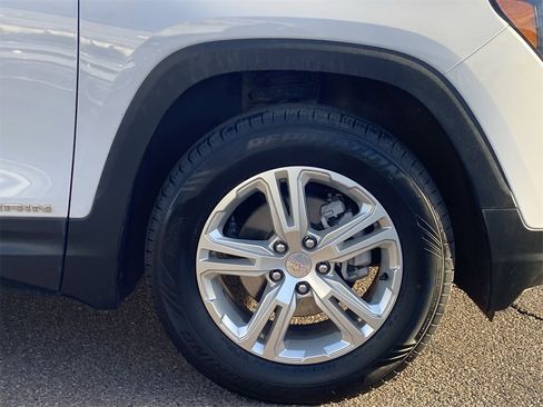 Used 2022 GMC Terrain SLE w/ Driver Convenience Package image 7