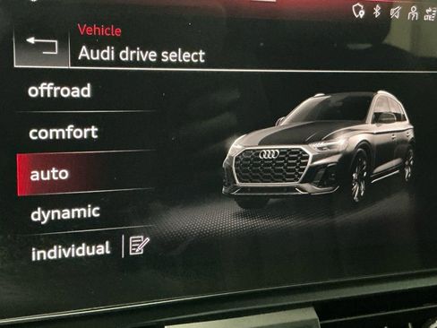 Used 2025 Audi Q5 2.0T Premium image 13