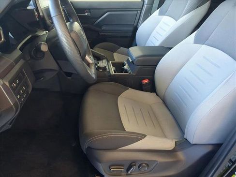 Used 2024 Toyota Tacoma TRD Off-Road w/ TRD Off Road Upgrade Package image 17