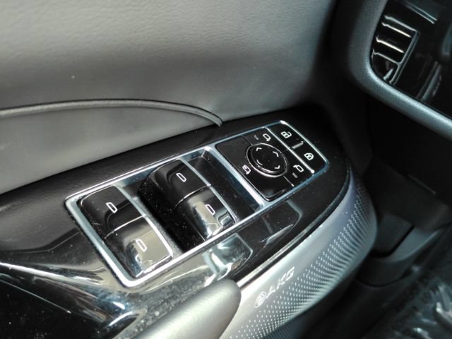 Used 2023 Cadillac Lyriq AWD image 37