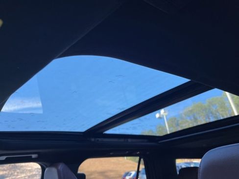 Used 2023 Ford Expedition Limited image 11