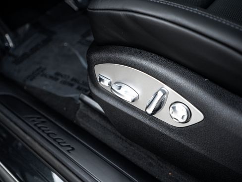 Certified 2026 Porsche Macan AWD/4WD image 19