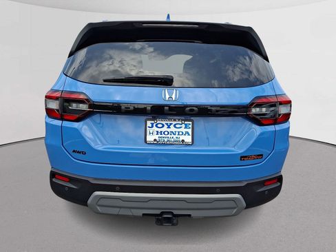 Certified 2024 Honda Pilot TrailSport image 9