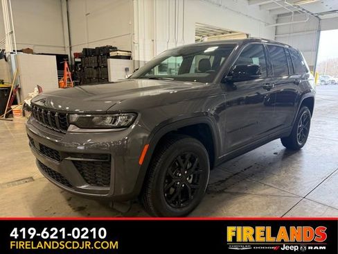 New 2026 Jeep Grand Cherokee Altitude image 6