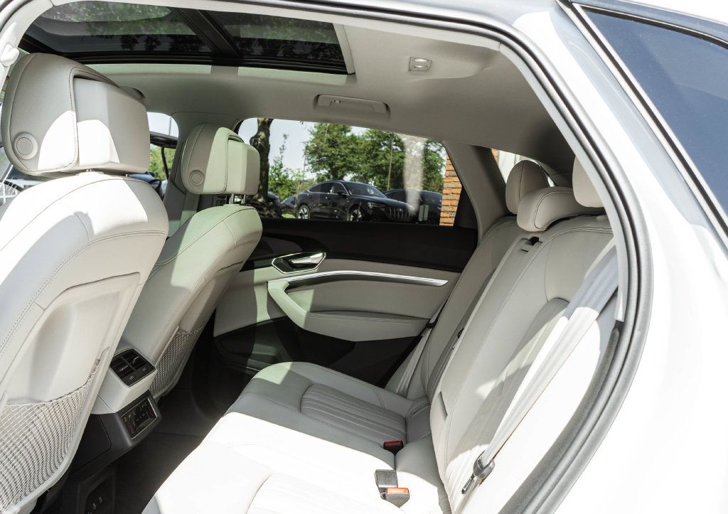 Used 2024 Audi Q8 e-tron Premium AWD/4WD image 18
