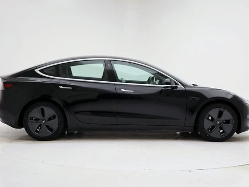 Used 2020 Tesla Model 3 Standard Range Plus image 2