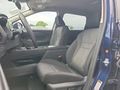 Used 2025 Nissan Rogue SV AWD/4WD image 21
