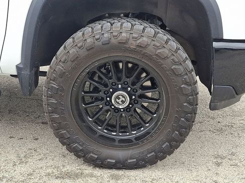 Used 2025 Chevrolet Silverado 2500 Custom w/ Custom Convenience Package image 8