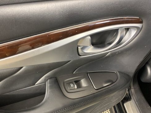 Used 2015 INFINITI Q70 3.7 image 30