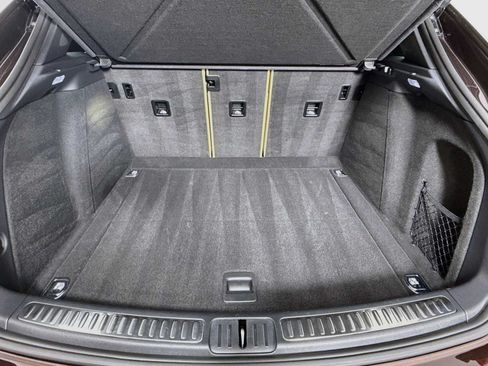 Certified 2021 Porsche Macan AWD/4WD image 27