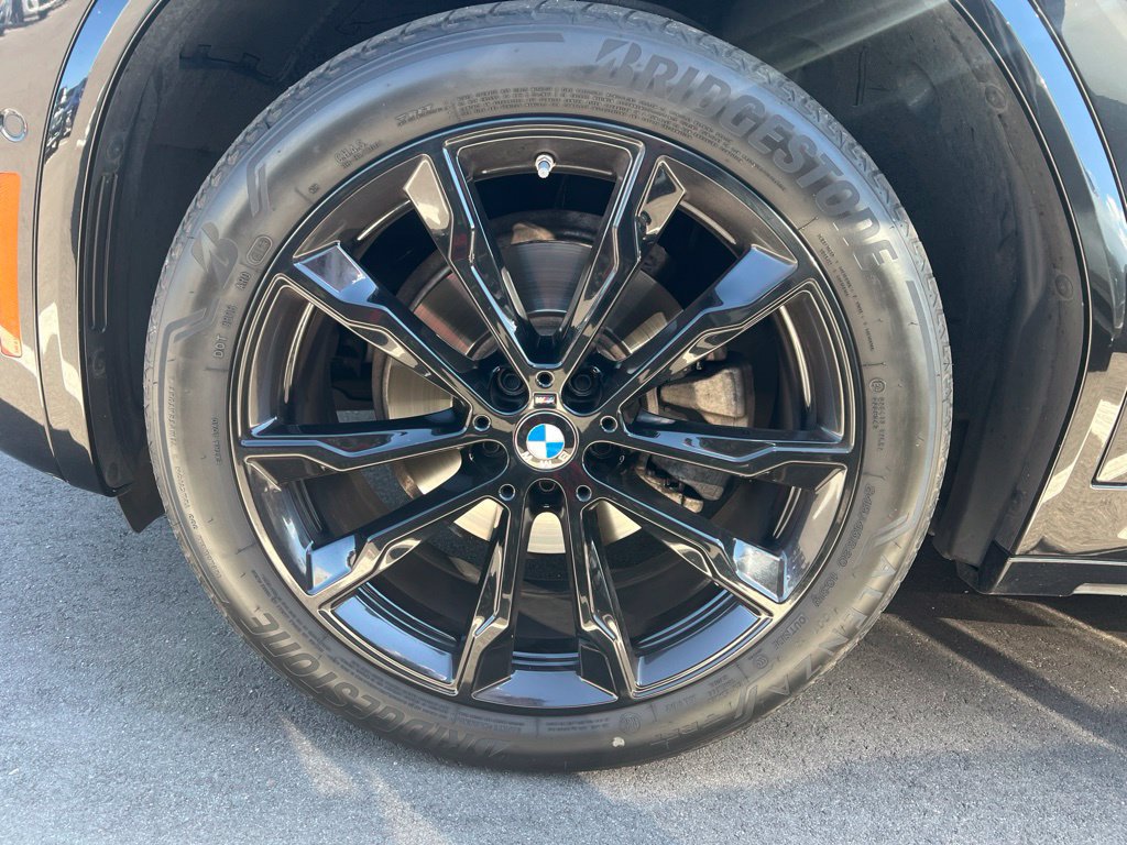 Used 2024 BMW X4 xDrive30i w/ Premium Package AWD/4WD image 6