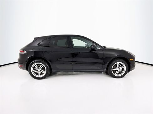 Used 2021 Porsche Macan image 8