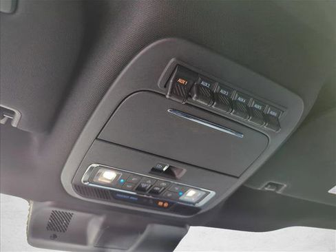 Used 2024 Ford F450 Platinum w/ FX4 Off-Road Package image 15