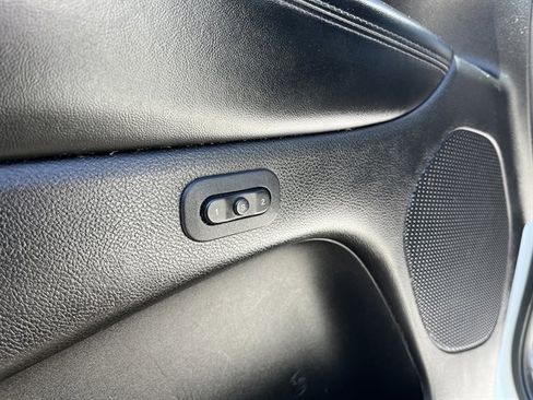 Used 2019 Jeep Grand Cherokee Limited w/ Luxury Group II image 19