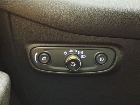 Used 2020 Chevrolet Equinox Premier image 22