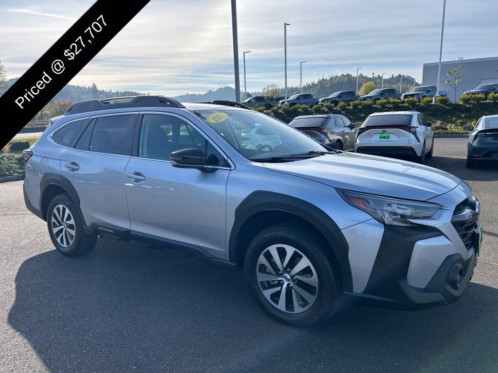 Used 2023 Subaru Outback Premium AWD/4WD image 4
