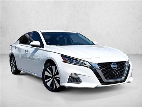 Used 2021 Nissan Altima 2.5 SV FWD image 12