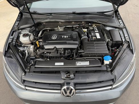Used 2018 Volkswagen Golf S image 31