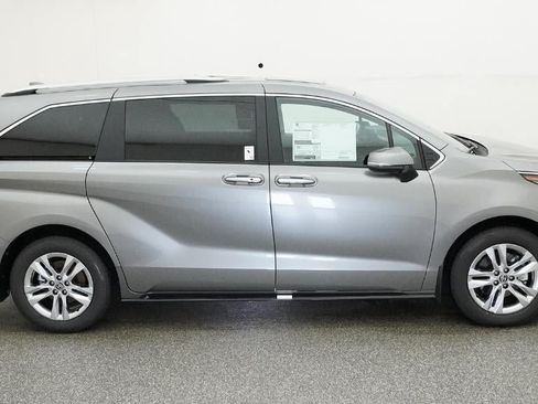 New 2026 Toyota Sienna Limited FWD image 11