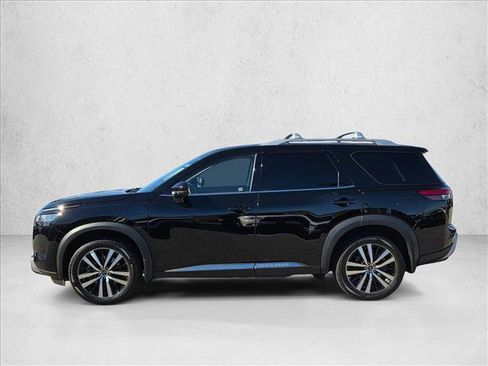 Used 2024 Nissan Pathfinder Platinum w/ Cargo Package AWD/4WD image 9