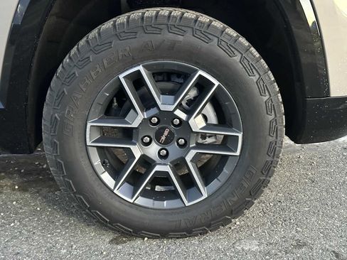 New 2026 GMC Terrain AT4 w/ Convenience Package III image 9