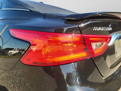 Used 2017 Nissan Maxima SR w/ Midnight Edition image 7