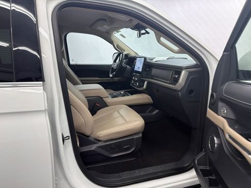 Used 2024 Ford Expedition Max XLT image 15
