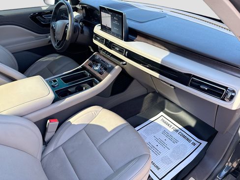 Used 2022 Lincoln Aviator Reserve w/ Elements Package Plus image 15