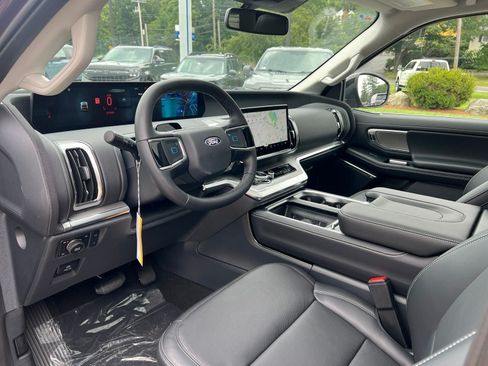 New 2027 Ford Expedition Platinum w/ Driver's Package AWD/4WD image 19