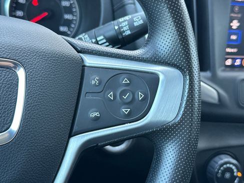 Used 2024 GMC Terrain SLE image 39