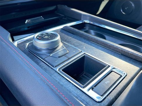 Used 2023 Ford Expedition Limited image 17