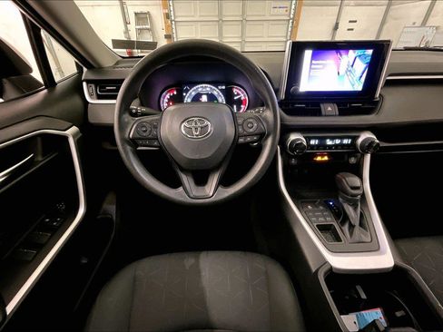 Used 2023 Toyota RAV4 XLE image 5