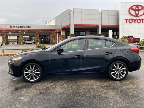 Used 2018 MAZDA MAZDA3 Touring FWD image 6