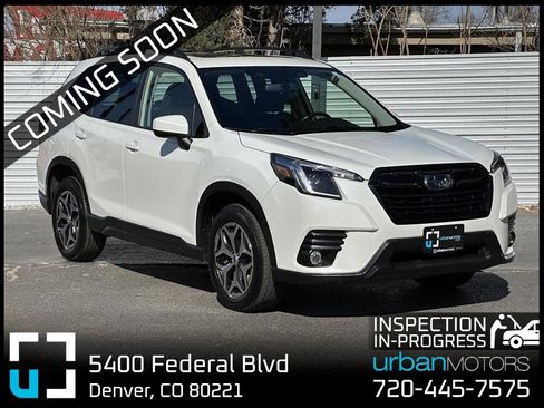 Used 2023 Subaru Forester Premium image 1