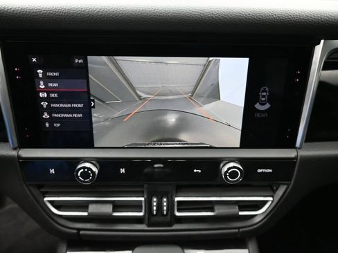 Certified 2026 Porsche Macan AWD/4WD image 20