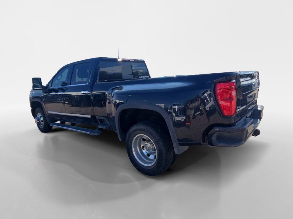 Used 2024 Chevrolet Silverado 3500 High Country w/ High Country Premium Package AWD/4WD image 3