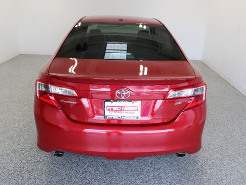 Used 2012 Toyota Camry SE FWD image 8
