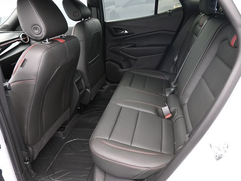 Used 2025 Chevrolet Trax RS w/ Driver Confidence Package FWD image 17