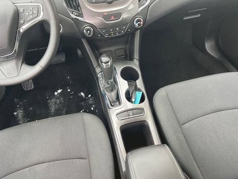 Used 2017 Chevrolet Cruze LT w/ Convenience Package image 25