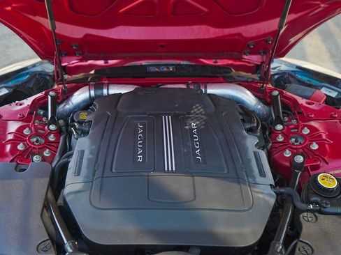 Used 2017 Jaguar F-TYPE Coupe RWD image 9