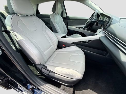 Used 2024 Hyundai Elantra Limited FWD image 29