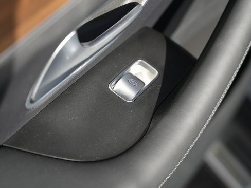 Used 2024 Mercedes-Benz GLS 580 4MATIC image 35