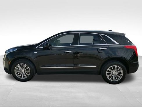 Used 2017 Cadillac XT5 Luxury w/ Driver Awareness Package FWD image 3