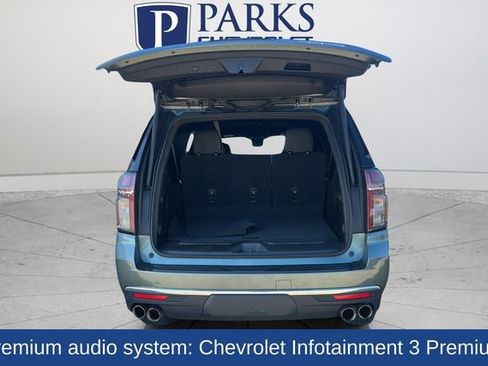 Used 2023 Chevrolet Suburban Premier image 19