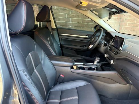 Used 2025 Nissan Altima 2.5 SR AWD/4WD image 25